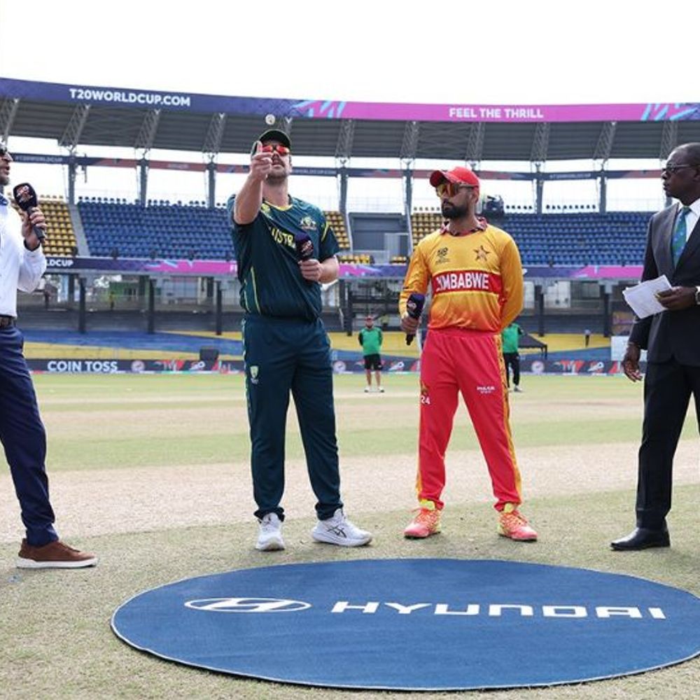 टी-20 वर्ल्डकप, ऑस्ट्रेलिया ने टॉस जीतकर बॉलिंग चुनी:कप्तान मिचेल मार्श नहीं खेल रहे, जिम्बाब्वे ने 2 ओवर के बाद 8 रन बनाए