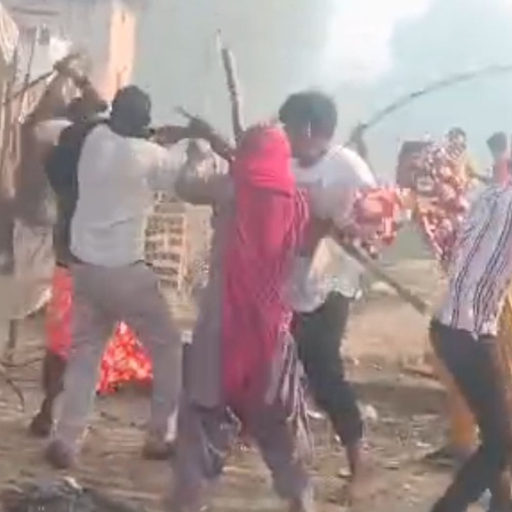 छेड़छाड़ के आरोप पर दो पक्षों में जमकर मारपीट:श्रावस्ती में लाठी-डंडे चले, 8 घायल; छेड़छाड़ में आरोपी पक्ष और मारपीट में दोनों ओर से केस दर्ज