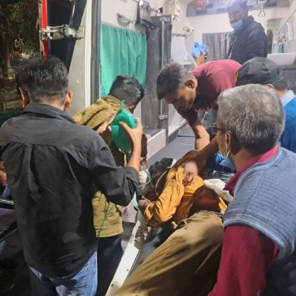 पाली में युवक ने थाना परिसर में पीया एसिड:  युवक-युवती को पुलिस लाई थाने, युवती परिजनों के साथ गई, आवेश में युवक ने पीया एसिड – Pali (Marwar) News