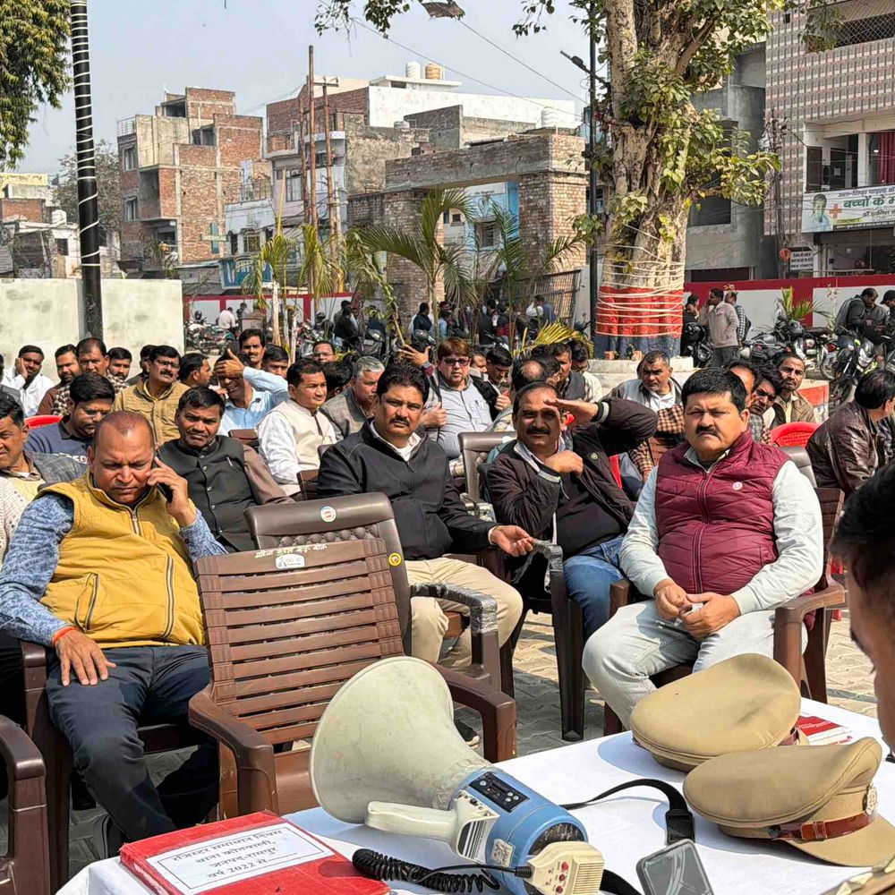 फारुख हत्याकांड: अधिवक्ताओं की टिप्पणी पर कर्मचारी संगठनों का विरोध:सैकड़ों कर्मचारी नगर कोतवाली पहुंचे, कार्रवाई की मांग