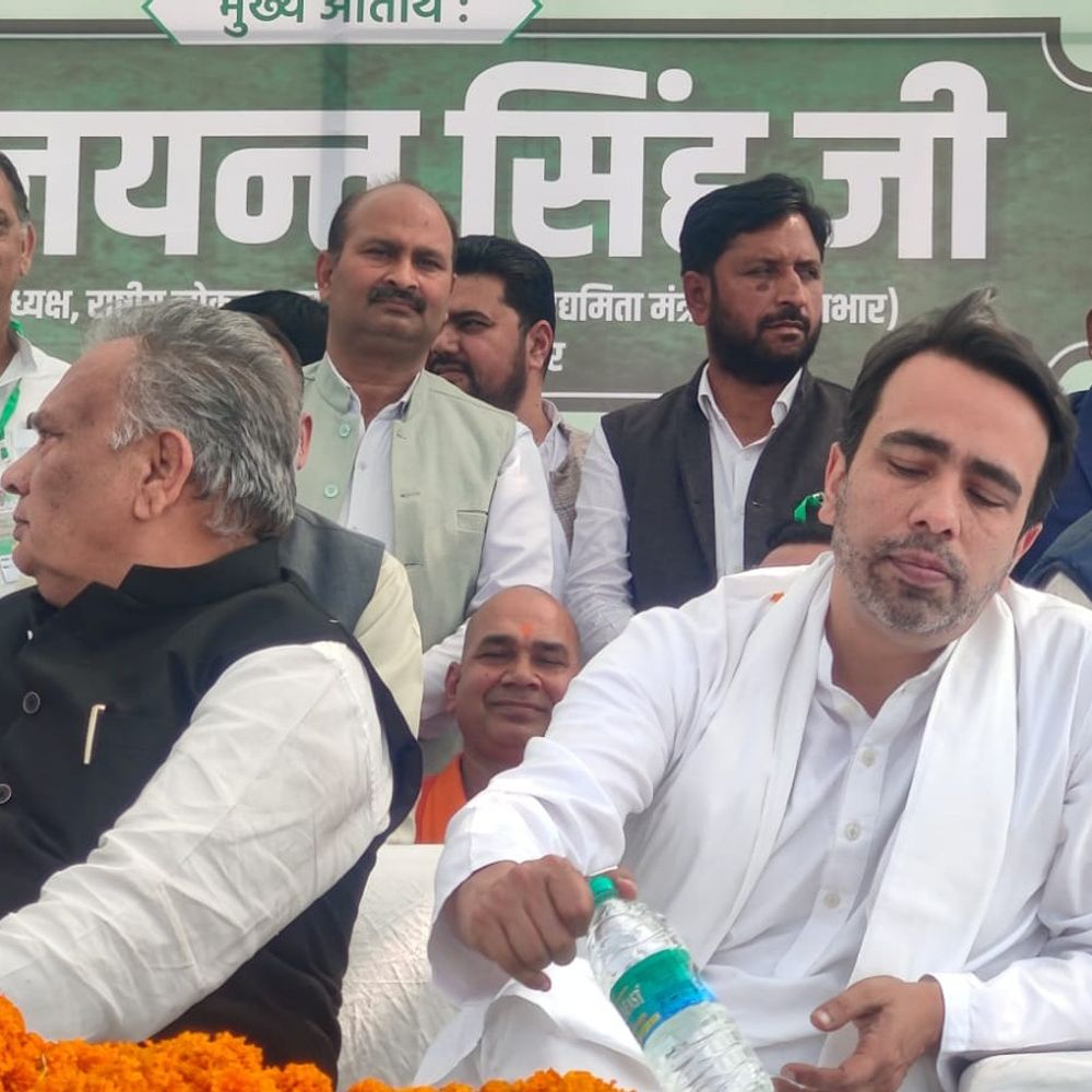 बुलंदशहर में जयंत चौधरी ने शहीद प्रतिमा का अनावरण किया:बोले- अमेरिकी किसान भारत का मुकाबला नहीं कर पाएगा