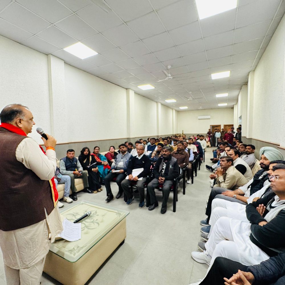 रामपुर में भाजपा की बजट चौपाल आयोजित:विधायक आकाश सक्सेना ने कहा- ये विकास, रोजगार और महिला सशक्तिकरण को समर्पित है