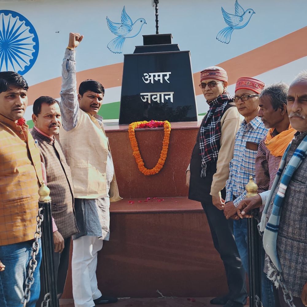 पुलवामा शहीदों को भाजपा किसान मोर्चा ने दी श्रद्धांजलि:देवरिया में वीर जवानों के बलिदान को किया नमन