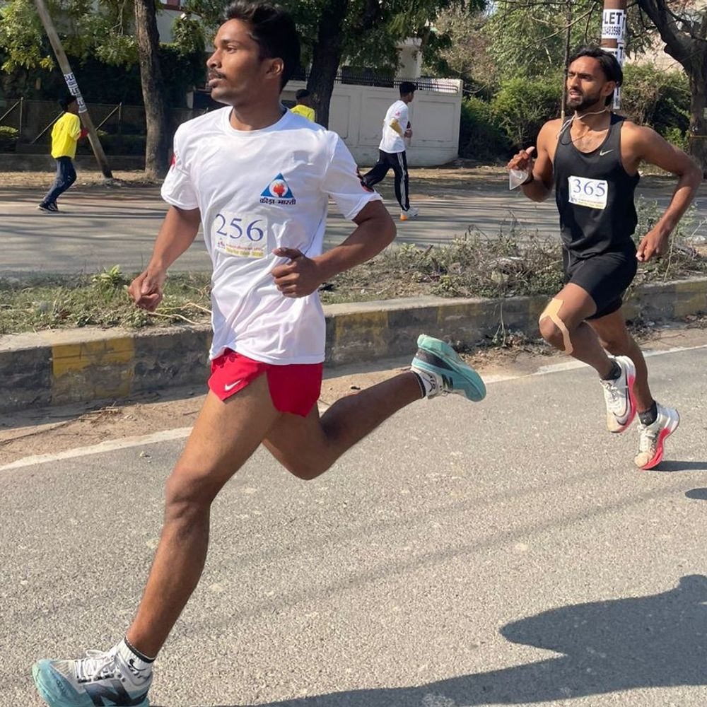 कानपुर में राम नाम की धूम:रन फॉर राम में दौड़े 600 युवा, यूनिवर्सिटी के खिलाड़ियों ने जीते नकद इनाम