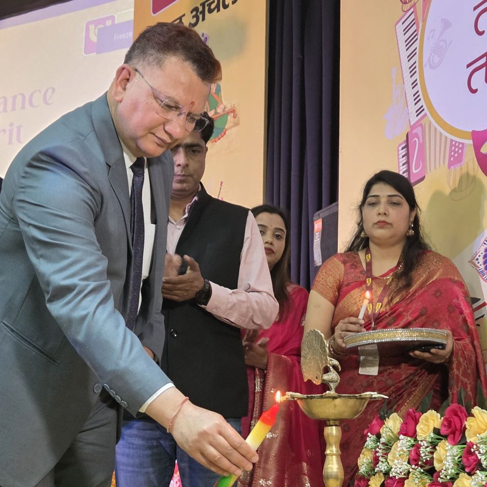 पीएनबी ने 'ताल-तरंग' सांस्कृतिक संध्या का आयोजन किया:मेरठ अंचल के 100 से अधिक बैंककर्मियों ने कला का प्रदर्शन किया