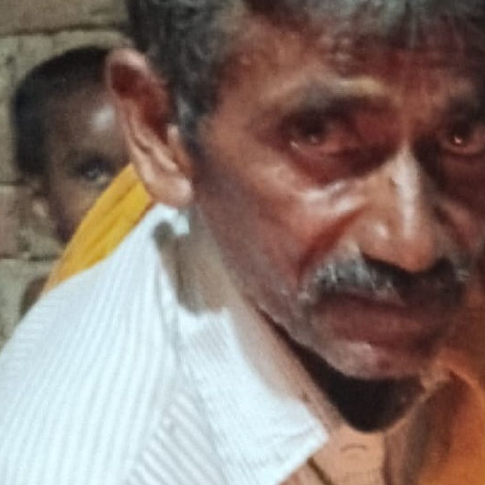 एटा में तेज रफ्तार ट्रक ने नाना-नाती को रौंदा:दोनों दावत में जा रहे थे, नान की मौत, 5 साल का नाती घायल