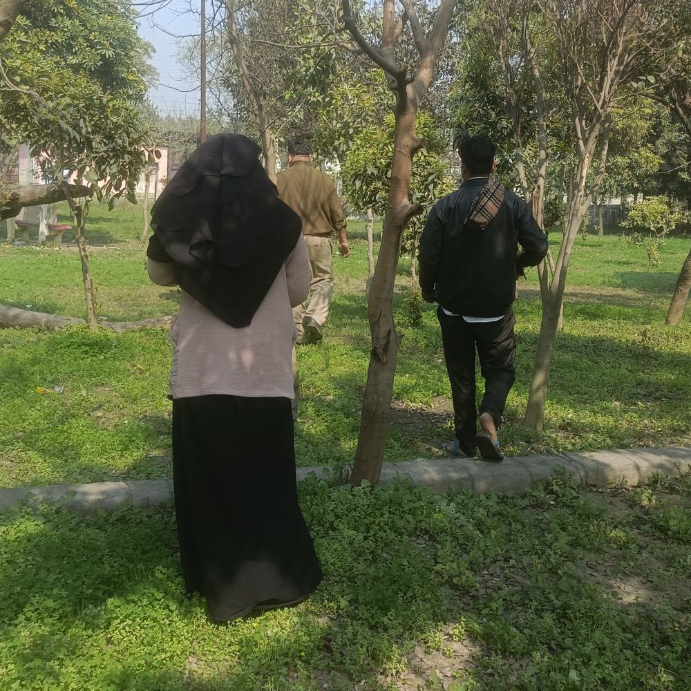 बागपत अस्पताल के पार्क में मिला प्रेमी जोड़ा:सुरक्षाकर्मियों ने पुलिस को सौंपा, हिदायत देकर छोड़े गए