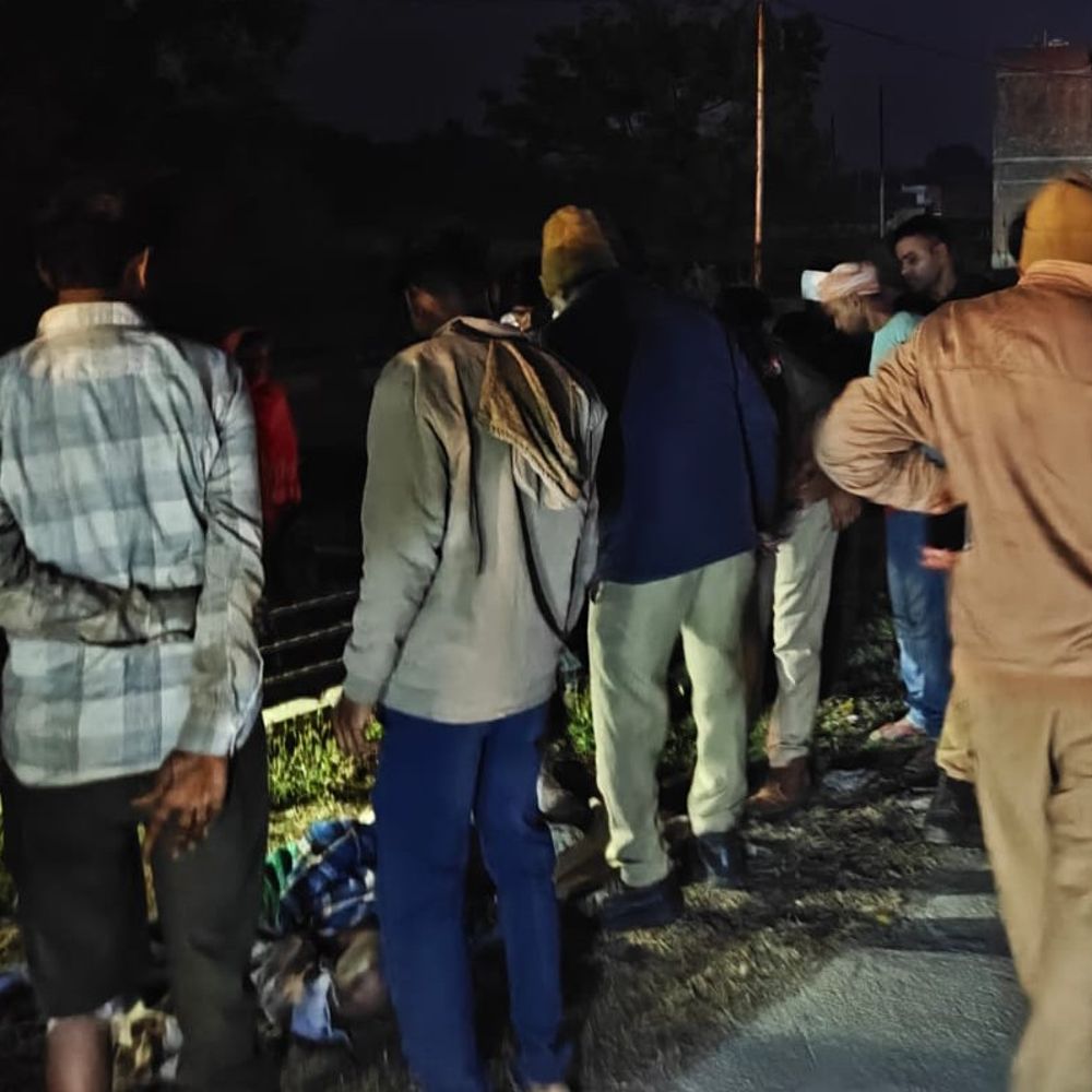 सड़क हादसे में युवक की मौत:कौशांबी हाईवे पर अज्ञात वाहन ने मारी टक्कर, पुलिस जांच में जुटी