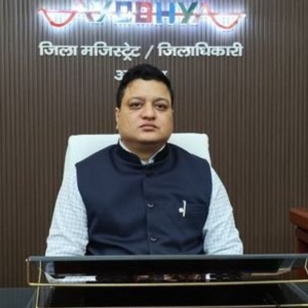 सरकारी भूमि से लाखों की मिट्टी बेचने का आरोप:अयोध्या के जिलाधिकारी ने दिए जांच के आदेश, ग्राम प्रधान पर होगी कार्रवाई