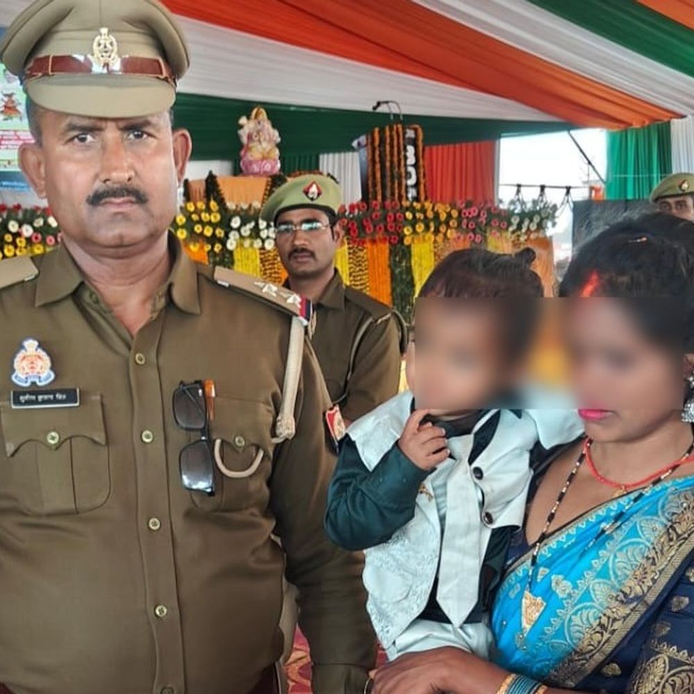 सामूहिक विवाह सम्मेलन में खोया तीन वर्षीय मासूम:भीड़ में अचानक हुआ गायब, मोहाना पुलिस ने ढूंढ़कर परिवार से मिलाया