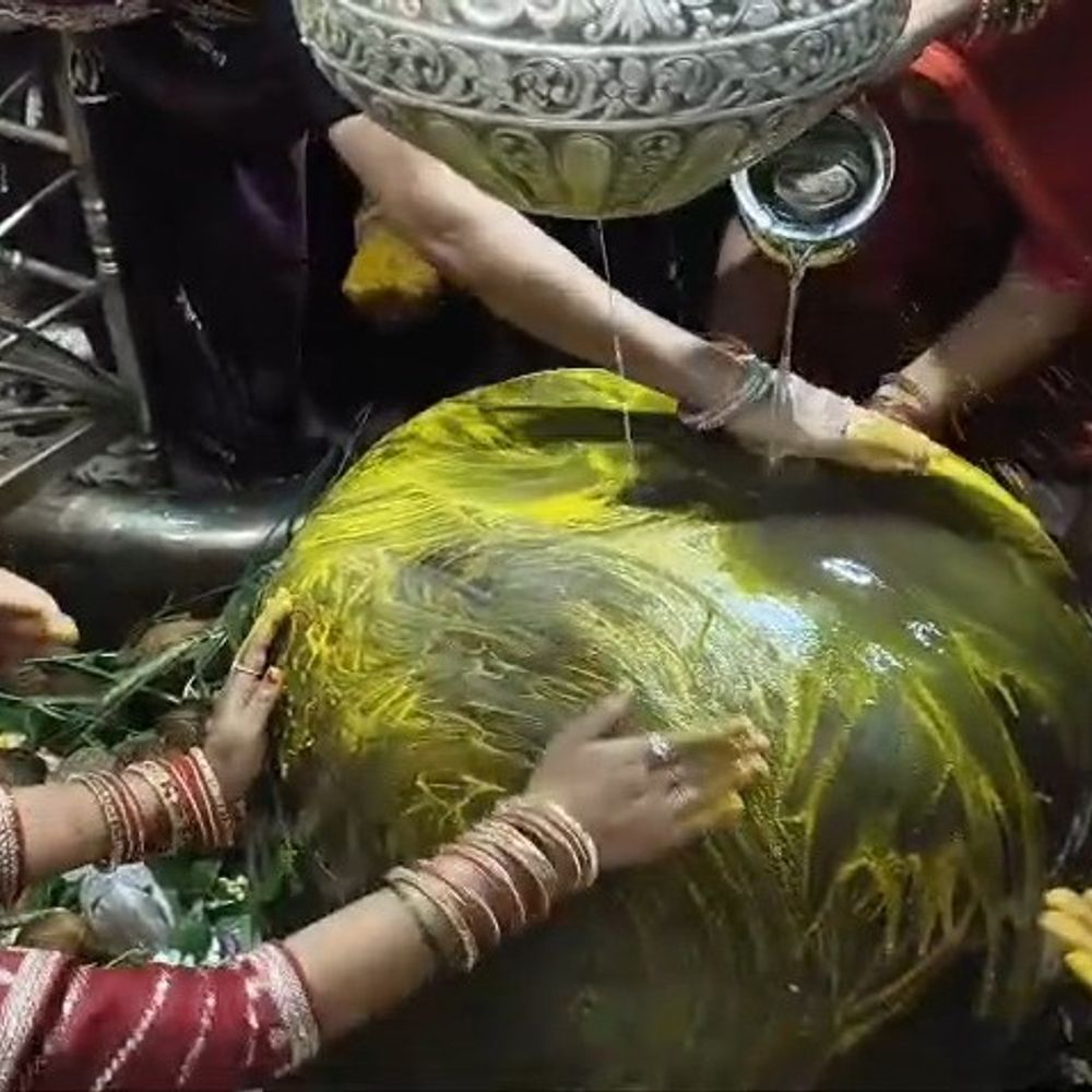 बांदकपुर में भोलेनाथ को लगाई हल्दी:  कांवरियों का आगमन जारी, गर्भगृह में एंट्री नहीं; कल महाशिवरात्रि पर शिव-पार्वती विवाह – Damoh News