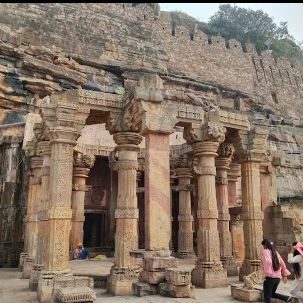 बांदा में कालिंजर महोत्सव 15 से 17 फरवरी तक:विभिन्न विभागों के जागरूकता कार्यक्रम, संबंधित विभागों के नोडल अधिकारी भी भाग लेंगे