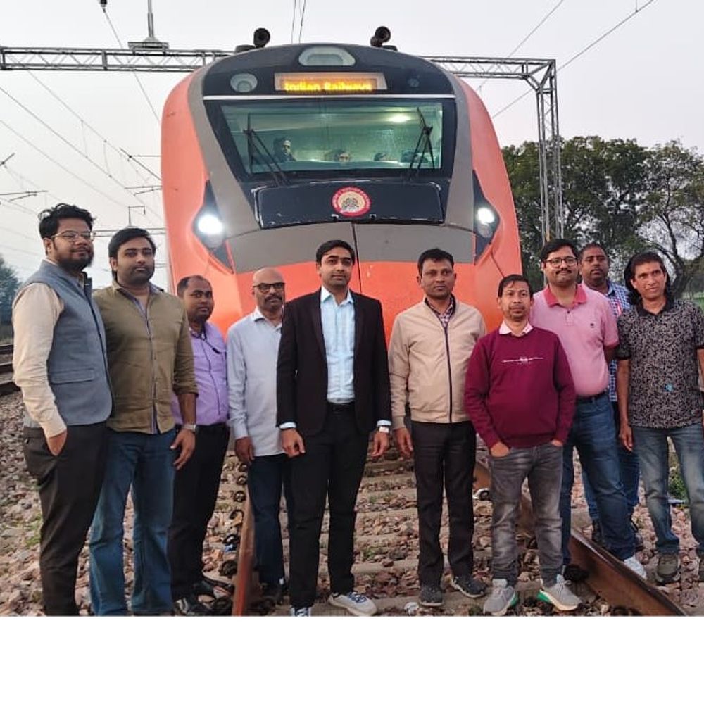 उत्तर मध्य रेलवे ने 'कवच' का सफल स्पीड ट्रायल किया:वंदे भारत 160 किमी/घंटा पर दौड़ी, दादरी-टुंडला खंड पर परीक्षण सफल