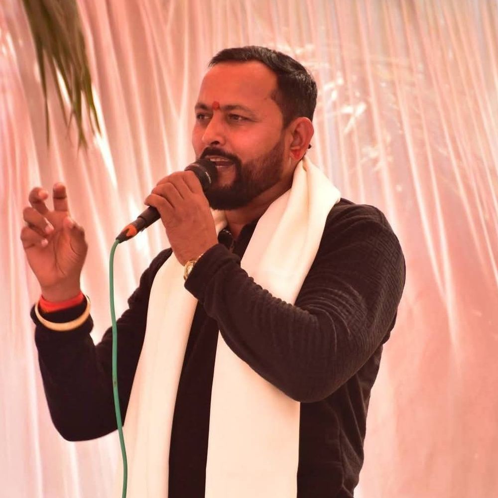 अवध केसरी सेना प्रमुख ने रक्षामंत्री पर की अभद्र टिप्पणी:कहा-रक्षामंत्री का जितना भी भाषण उठाकर सुनो ना एकदम खून खौल उठता है