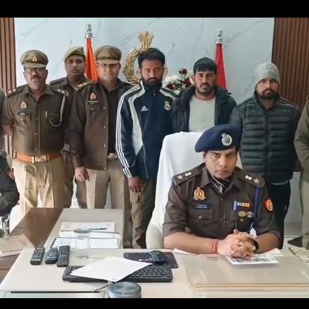 पार्सल से सोना चोरी करने वाले तीन गिरफ्तार:कोरियर से मंगाए गए सोने-चांदी के बिस्कुट और सिक्के चुराते थे