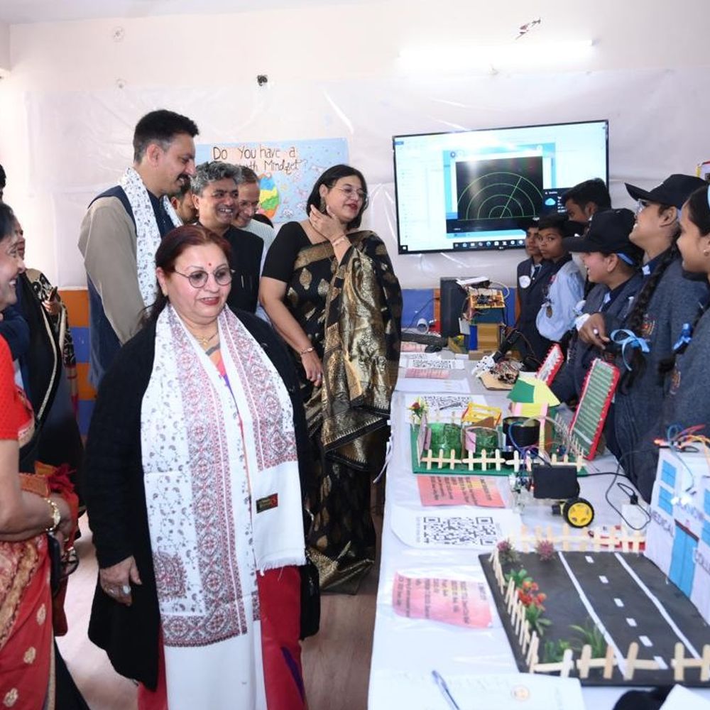 नवयुग पब्लिक स्कूल में रोबोफेस्ट 2026 का आयोजन:छात्रों ने 'विकसित भारत के लिए नवाचार' थीम पर दिखाए मॉडल