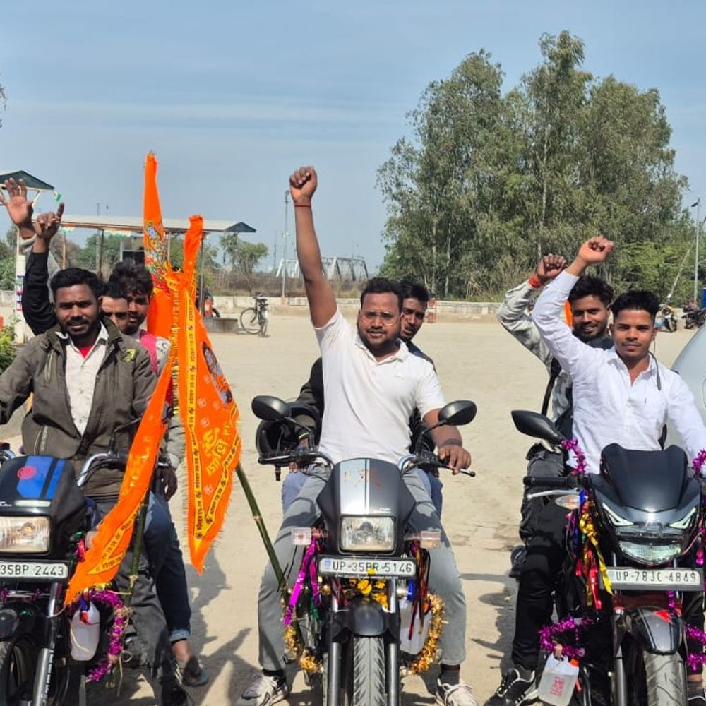 उन्नाव में महाशिवरात्रि की धूम, कांवड़ियों का लोधेश्वर धाम प्रस्थान:गंगाजल लेकर बाराबंकी के लिए निकले शिवभक्त, घाटों पर उमड़ी भीड़