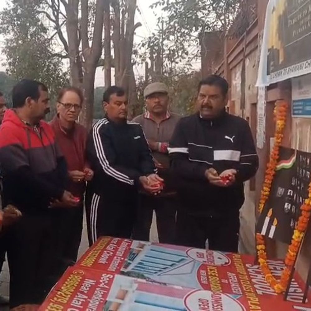 लखनऊ में पुलवामा शहीदों को श्रद्धांजलि:पैदल यात्रा निकली, जानकीपुरम विस्तार में सभा और स्वास्थ्य शिविर लगा