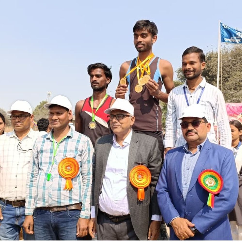 संजय गांधी पॉलिटेक्निक में वार्षिक खेलकूद प्रतियोगिता:विजेताओं को मिले पदक, विक्रम साराभाई हाउस बना चैंपियन