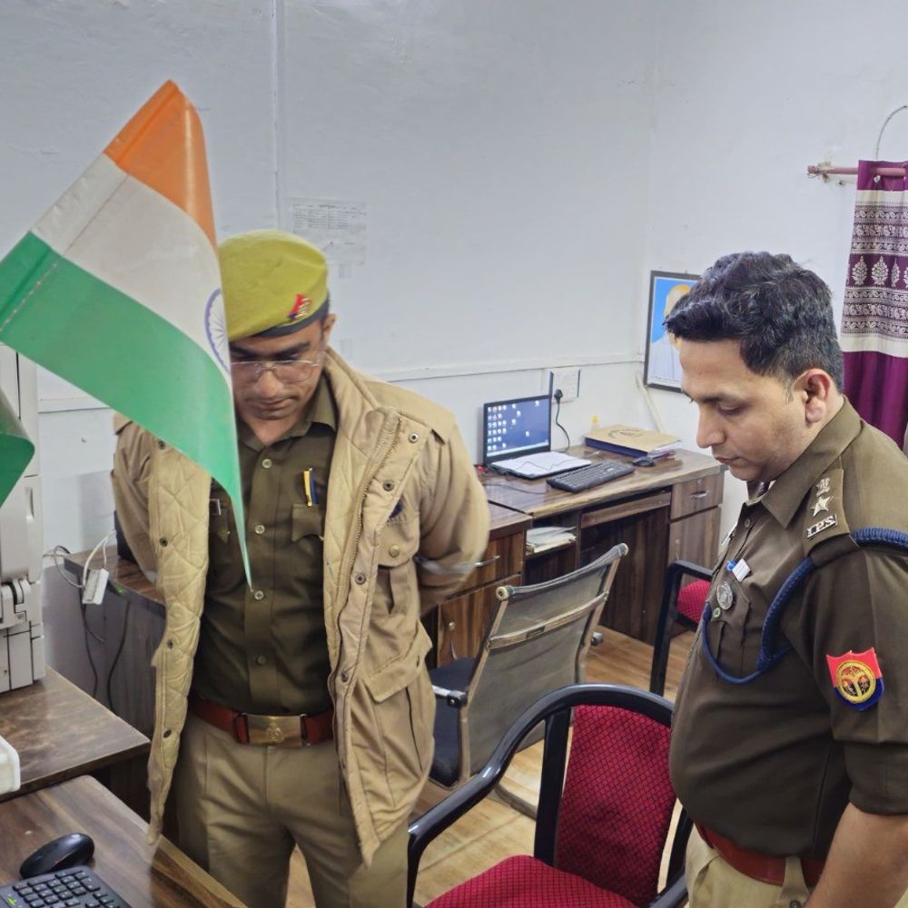 रायबरेली एसपी रवि कुमार ने दो थानों का निरीक्षण किया:लंबित शिकायतों को निपटाने, थाने की खामियों को दूर करने का निर्देश