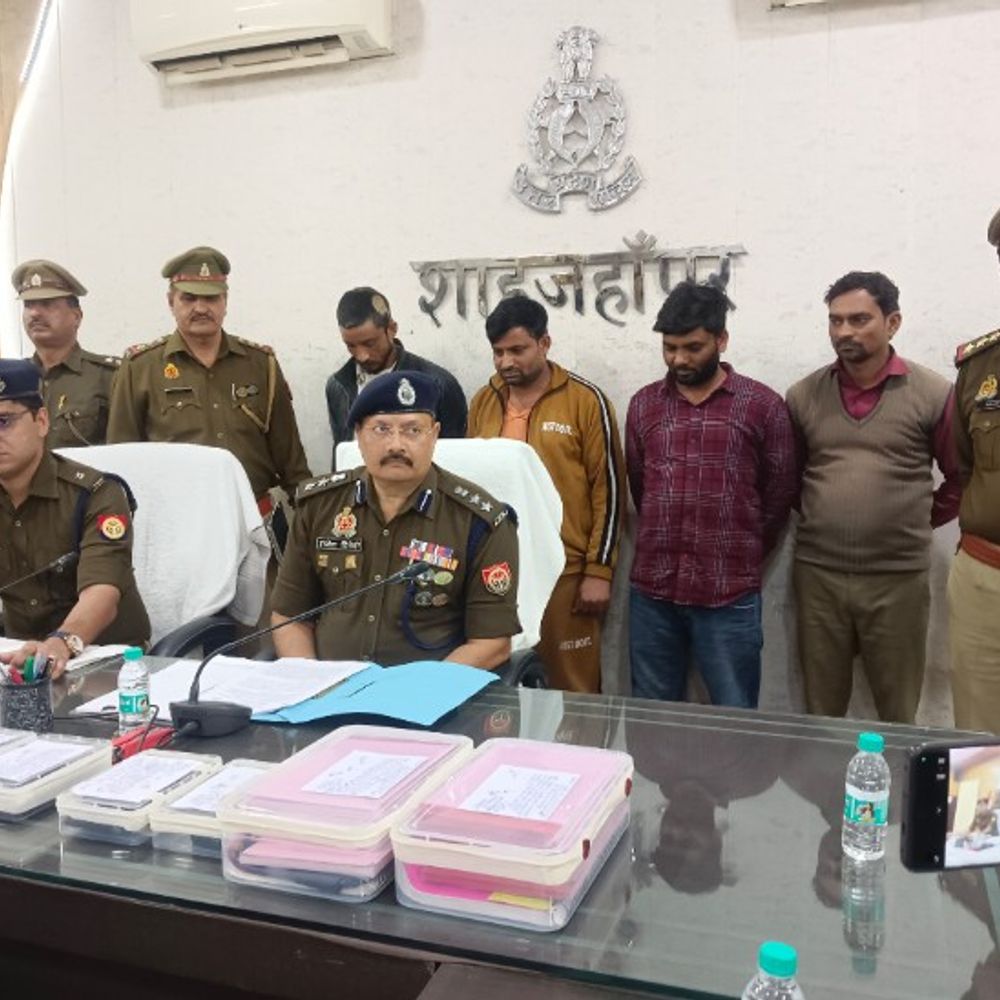 शाहजहांपुर पुलिस ने 2 करोड़ की जीएसटी चोरी पकड़ी:फर्जी फर्मों से कर चोरी करने वाले 4 आरोपी गिरफ्तार