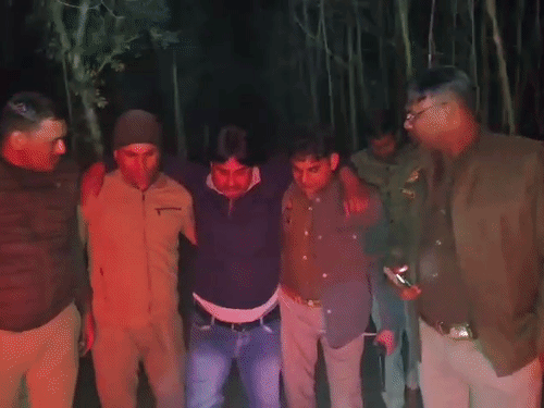 सहारनपुर में पुलिस मुठभेड़ में 25 हजार का इनामी अरेस्ट:  गोकशी के आरोप में चल रहा था फरार, काउंटर फायरिंग में बदमाश के पैर में गोली लगी – Saharanpur News