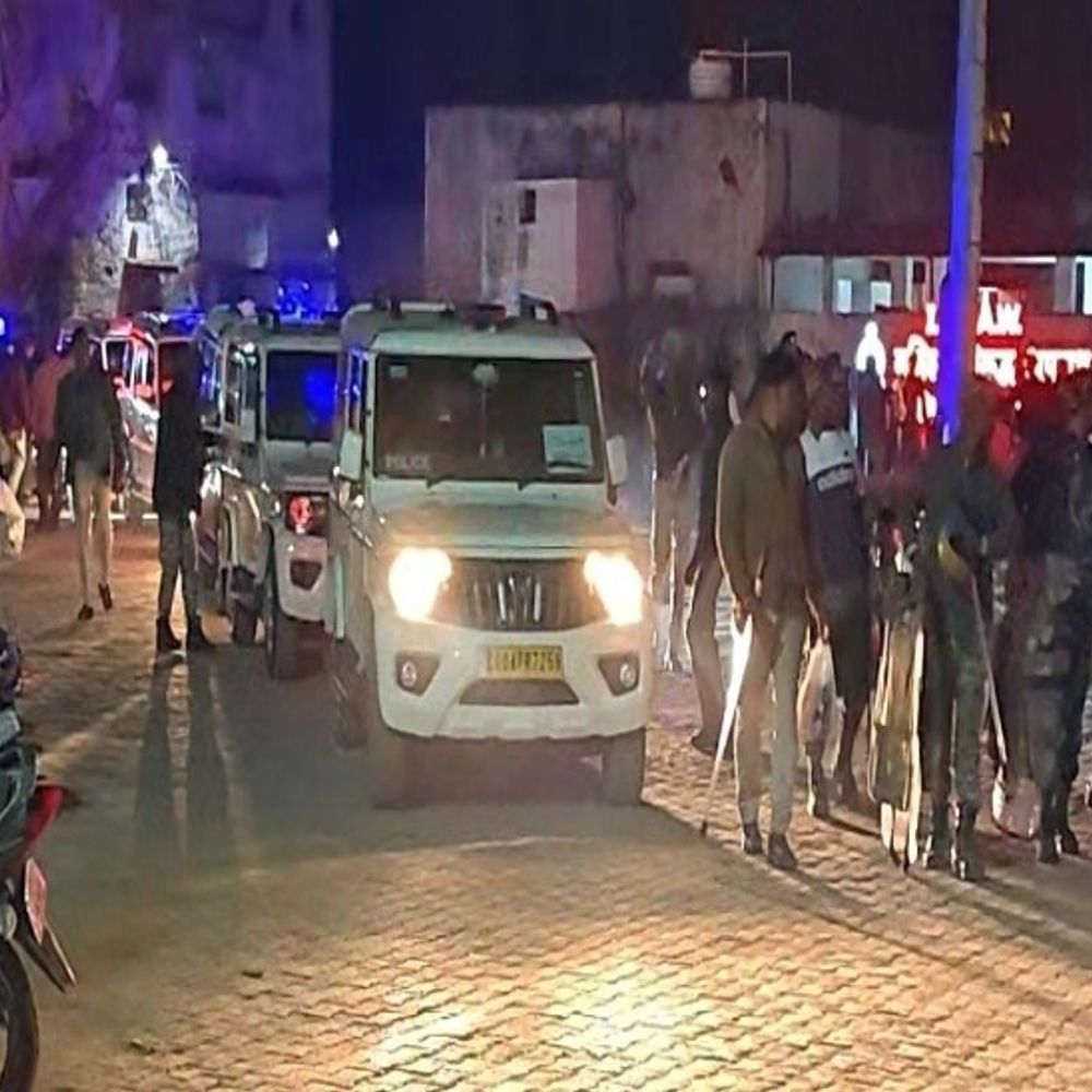 वैलेंटाइन-डे पर 33 पेट्रोलिंग पार्टियां करेंगी मॉनिटरिंग:1 ASP, 5 CSP और 30 TI पार्क-मॉल में रहेंगे;भीम आर्मी बोली-प्रेमी युगलों के साथ न हो हिंसा