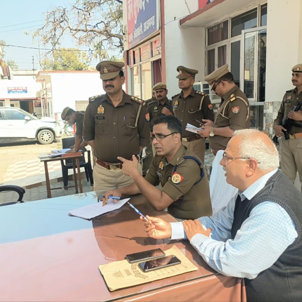 संपूर्ण समाधान दिवस पर आजमगढ़ कोतवाली पहुंचे SSP:संयुक्त टीम ना गठित करने पर तय होगी जिम्मेदारी, राजस्व के आए सबसे अधिक मामले