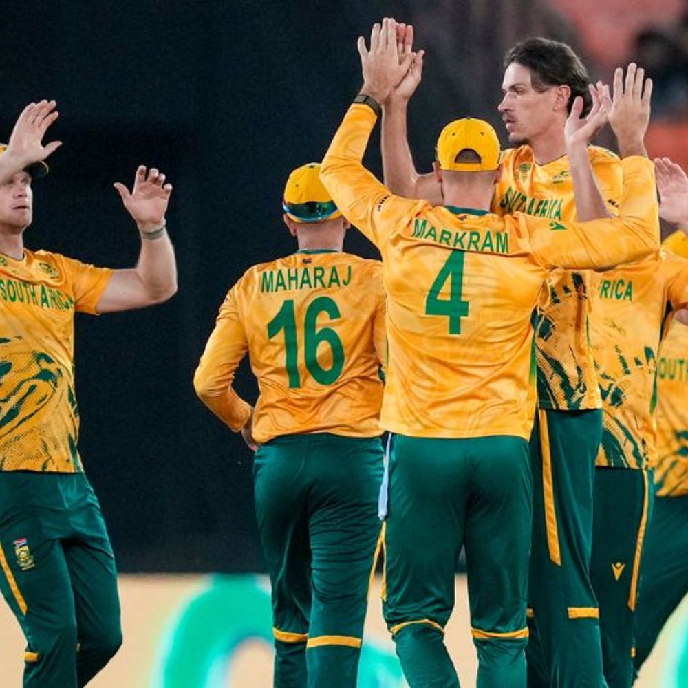 टी-20 वर्ल्डकप-मिचेल और चापमन की साझेदारी ने न्यूजीलैंड को संभाला:स्कोर 121/4; 64 रन पर गंवा दिए थे 4 विकेट, यानसन को 3 सफलताएं