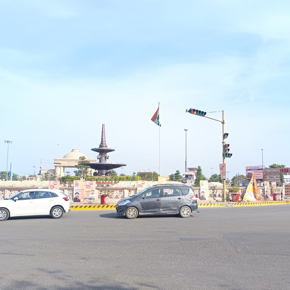 फरवरी में होगी मार्च जैसी गर्मी:लखनऊ में 30 डिग्री के ऊपर पहुंचेगा पारा, तेज हवाएं चलेंगी; धूल उड़ेगी