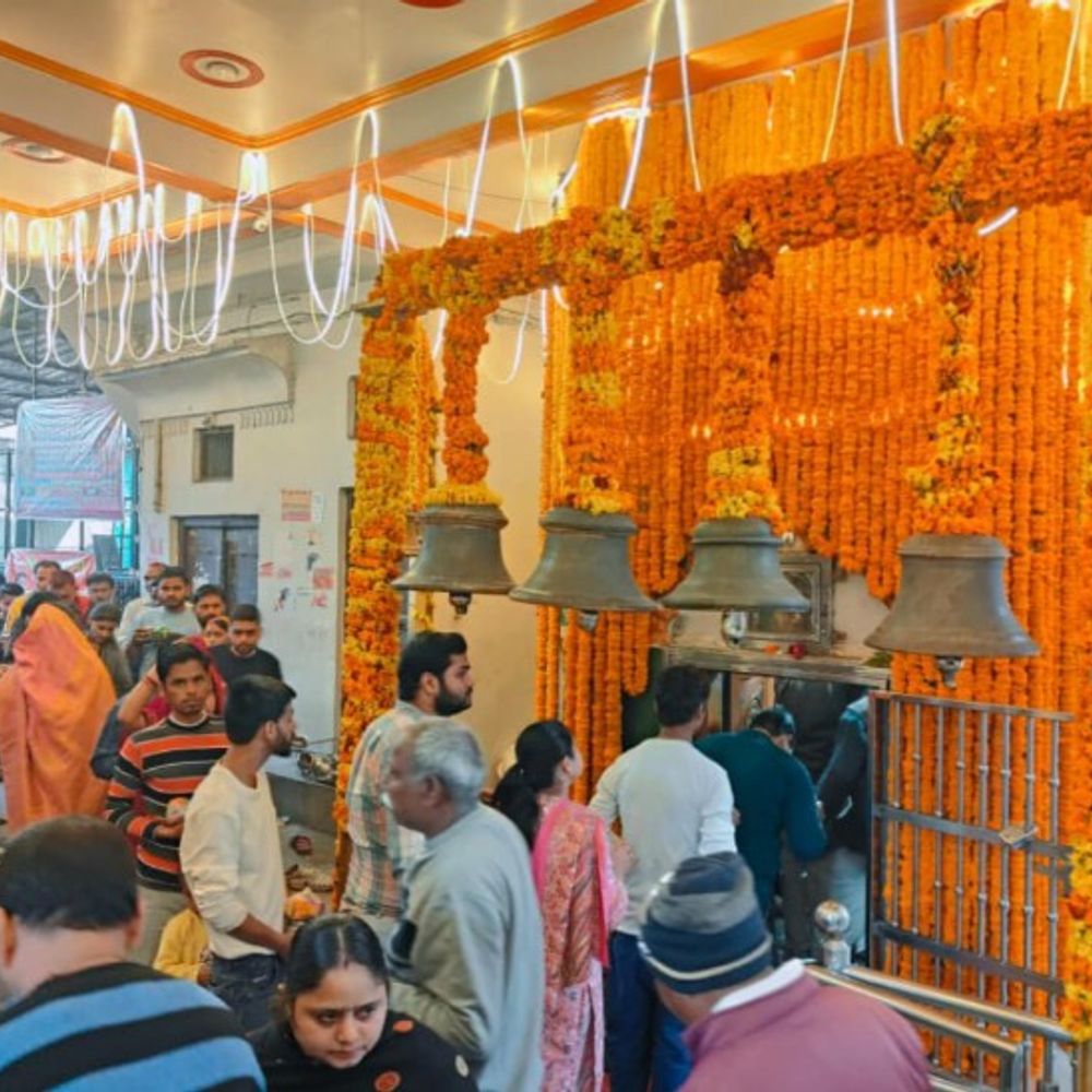 शाहजहांपुर वनखंडी नाथ धाम में महाशिवरात्रि पूजन:आज रात भर चलेगा पूजन, कल 50 हजार श्रद्धालु करेंगे भंडारे में प्रसाद ग्रहण