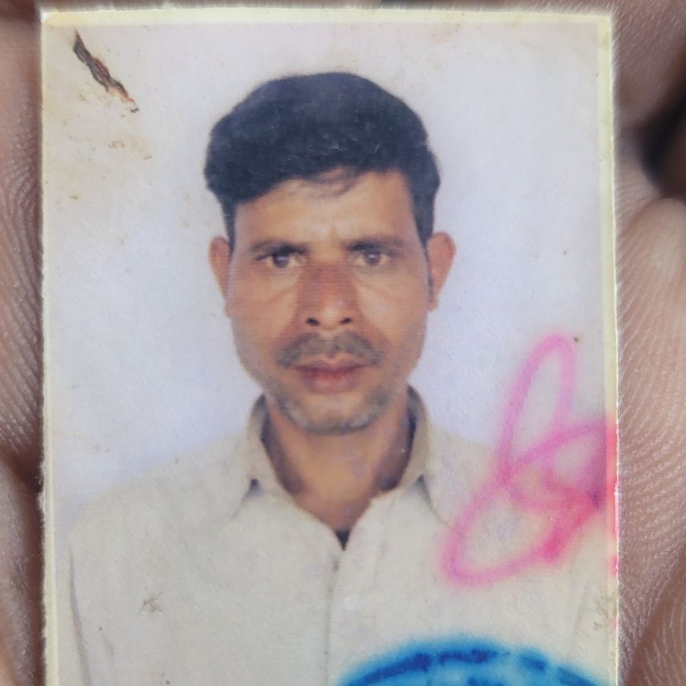 उन्नाव में ट्रैक्टर पलटा, चालक की मौत:टेंट का सामान ले जाते समय हुआ हादसा