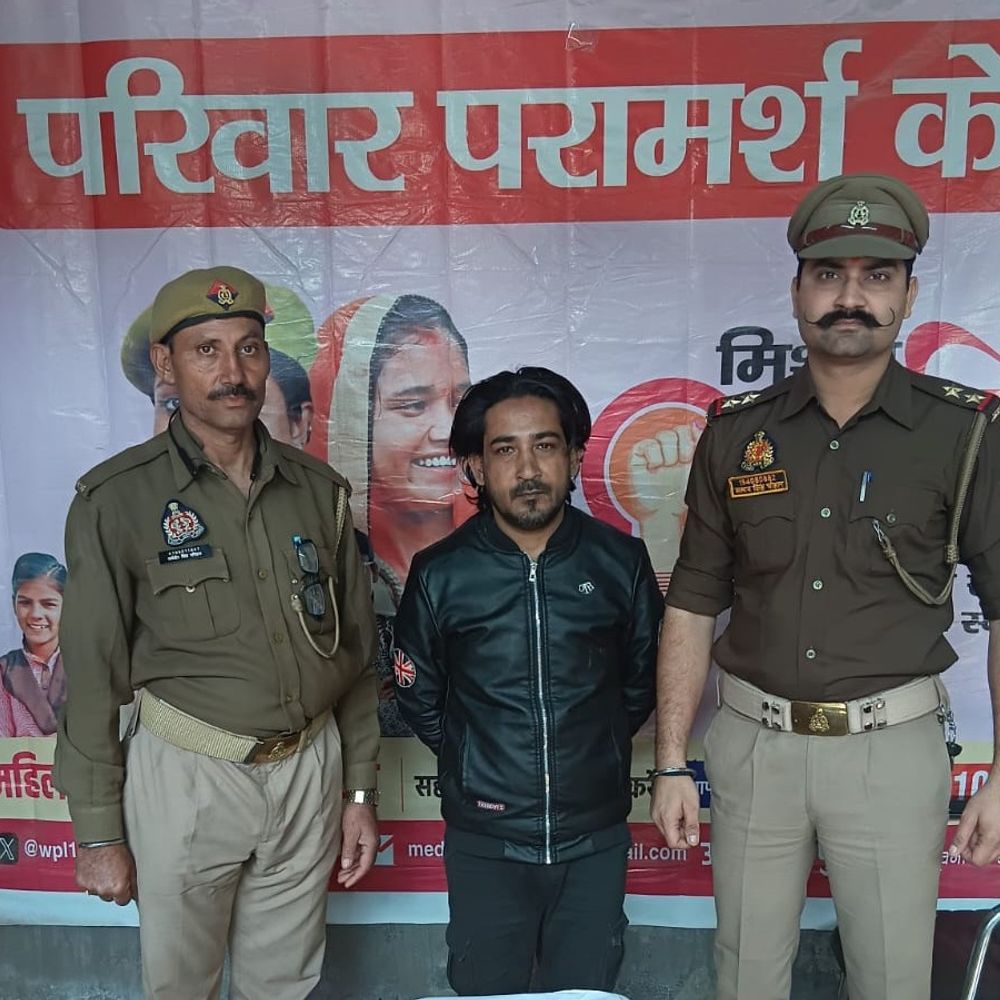 महाशिवरात्रि पर दो युवक अवैध हथियार संग गिरफ्तार:कानपुर के रावतपुर में पुलिस ने चेकिंग के दौरान दबोचा