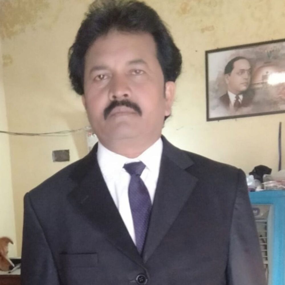 सोनभद्र में ड्यूटी के दौरान सुरक्षा गार्ड की मौत:परिजनों ने लगाया जबरन 12 घंटे ड्यूटी का आरोप, मुआवजे की मांग