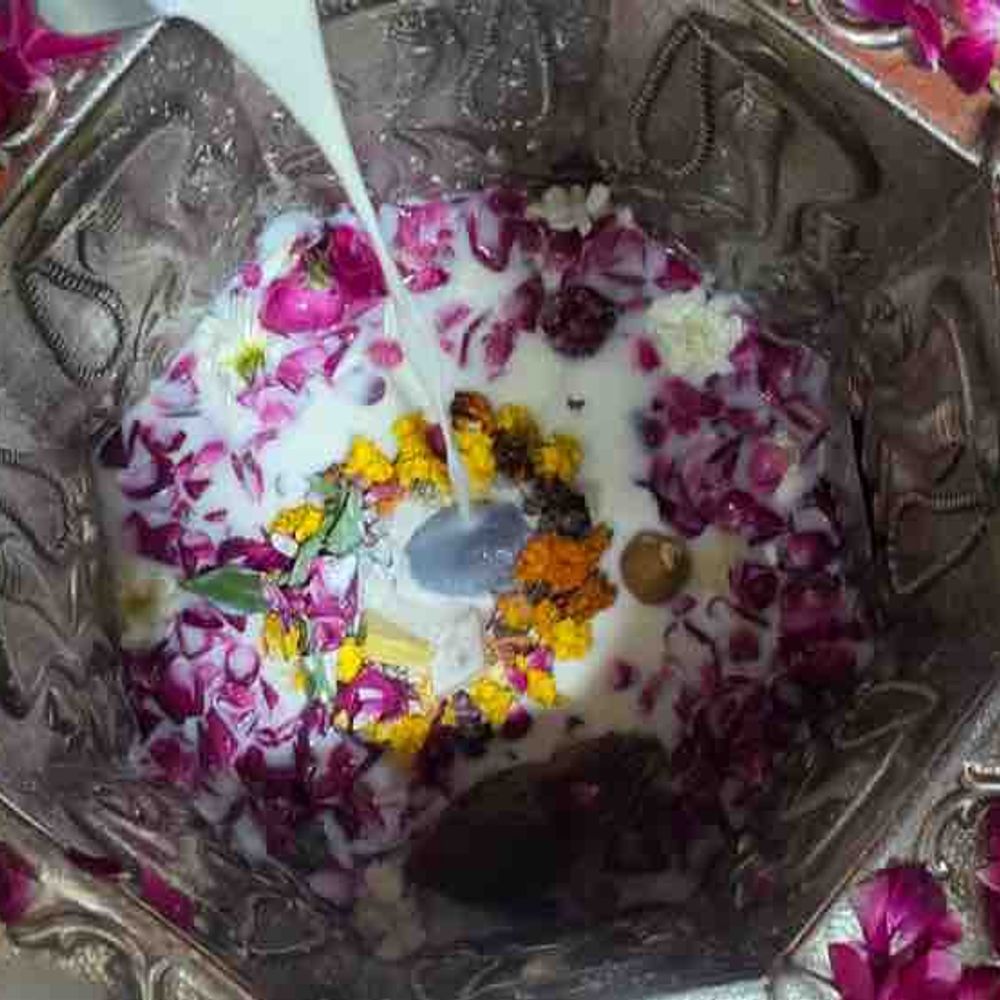 गाजियाबाद के दूधेश्वर नाथ मंदिर में महाशिवरात्रि पर उमड़ी भीड़:लाखों श्रद्धालु पहुंचे, सुरक्षा के लिए 550 पुलिसकर्मी तैनात