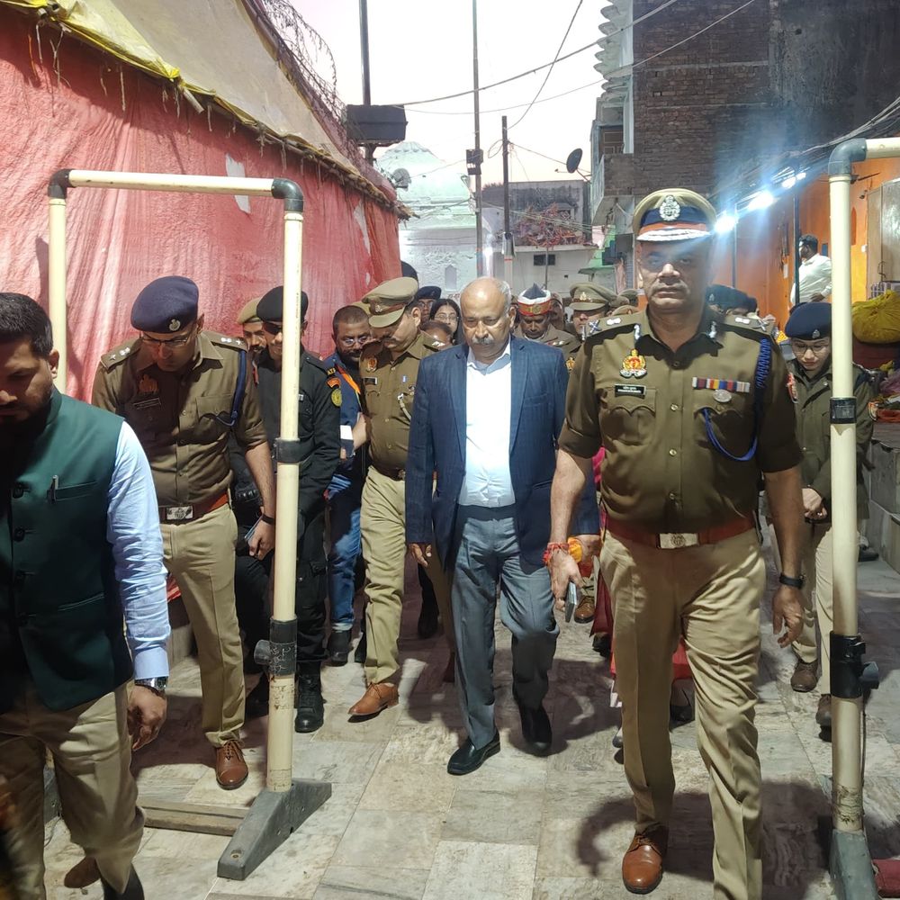 महाशिवरात्रि पर लोधेश्वर धाम पहुंचे डीजीपी:पत्नी के साथ की पूजा, व्यवस्थाओं का लिया जायजा