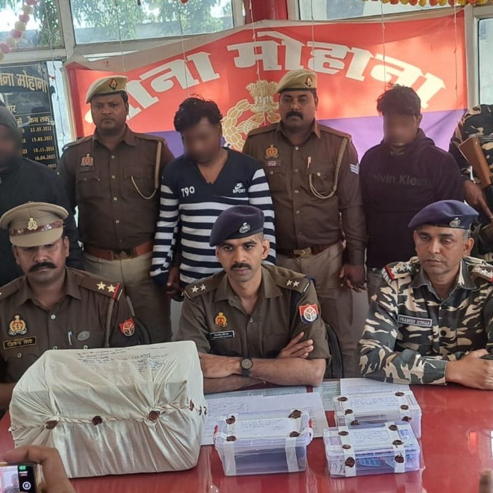 सिद्धार्थनगर में नशीली दवाओं की तस्करी का खुलासा:कोडीन सिरप व कैप्सूल के साथ 3 गिरफ्तार, नेपाल करते थे सप्लाई