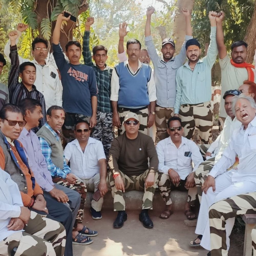 ललितपुर में प्रदूषित जल आपूर्ति पर प्रदर्शन:बुंदेलखंड विकास सेना ने इंदौर जैसी घटना की आशंका जताई, नालियों का पानी छोड़े जाने का आरोप