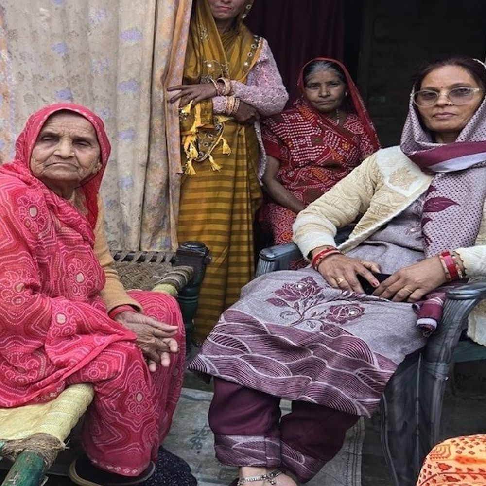 65 साल बाद महिला को पहुंची अपने मायके:डकैतों ने 15 साल की उम्र में किया था अगवा, 80 साल की वृद्धा मिली परिवार से