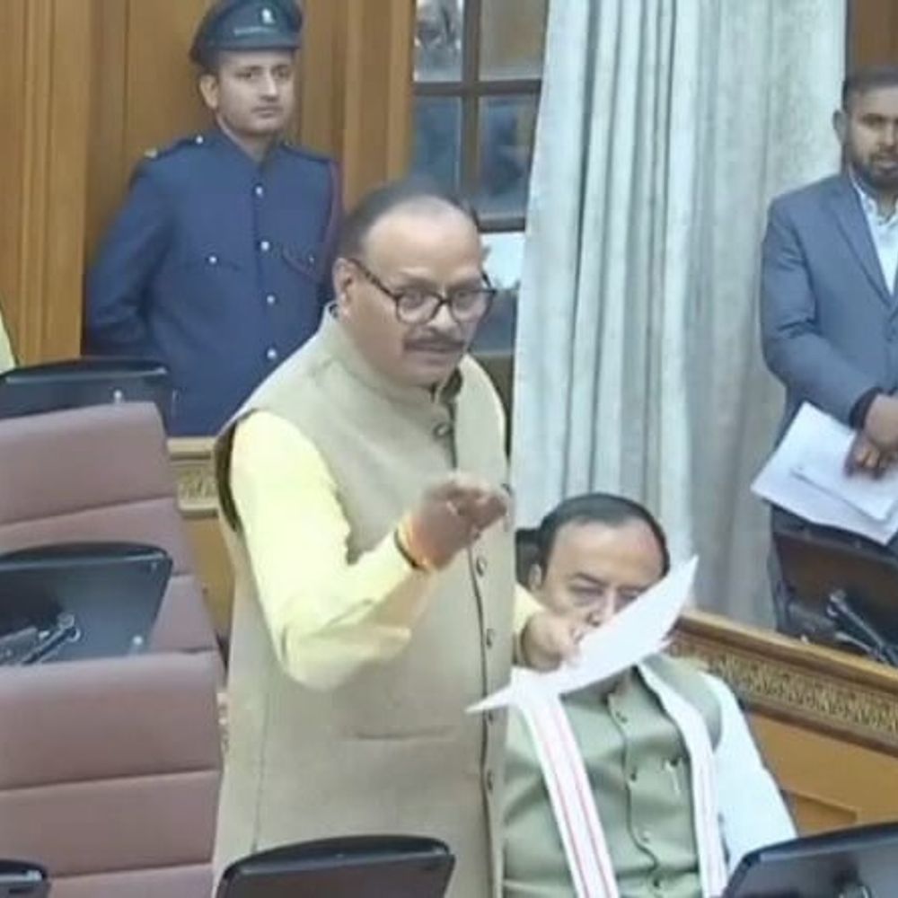 गाजीपुर मेडिकल कॉलेज 50 जिलों में नंबर वन:डिप्टी सीएम ने विधान परिषद में सपा एमएलसी को दिया जवाब