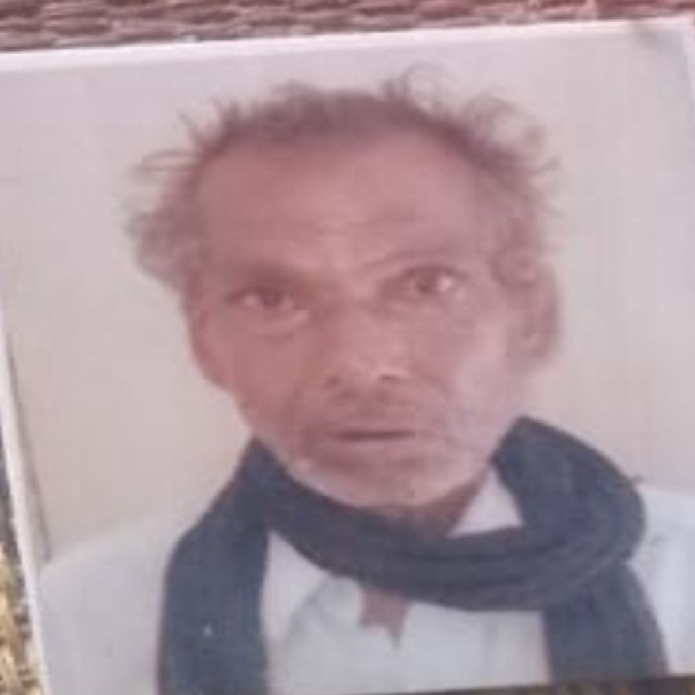 बुजुर्ग रामतेज की हत्या, सिर-होंठ पर मिले जख्म:सुल्तानपुर में घटनास्थल पर मिला शराब पाउच और ईंट-डंडा; चोरी की आशंका