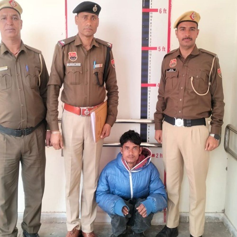 सोनीपत में पुलिस ने पकड़ा लखनऊ का युवक:चोरी की बाइक पर घूम रहा था; मालिक ने गलती से चाबी लगी छोड़ी थी