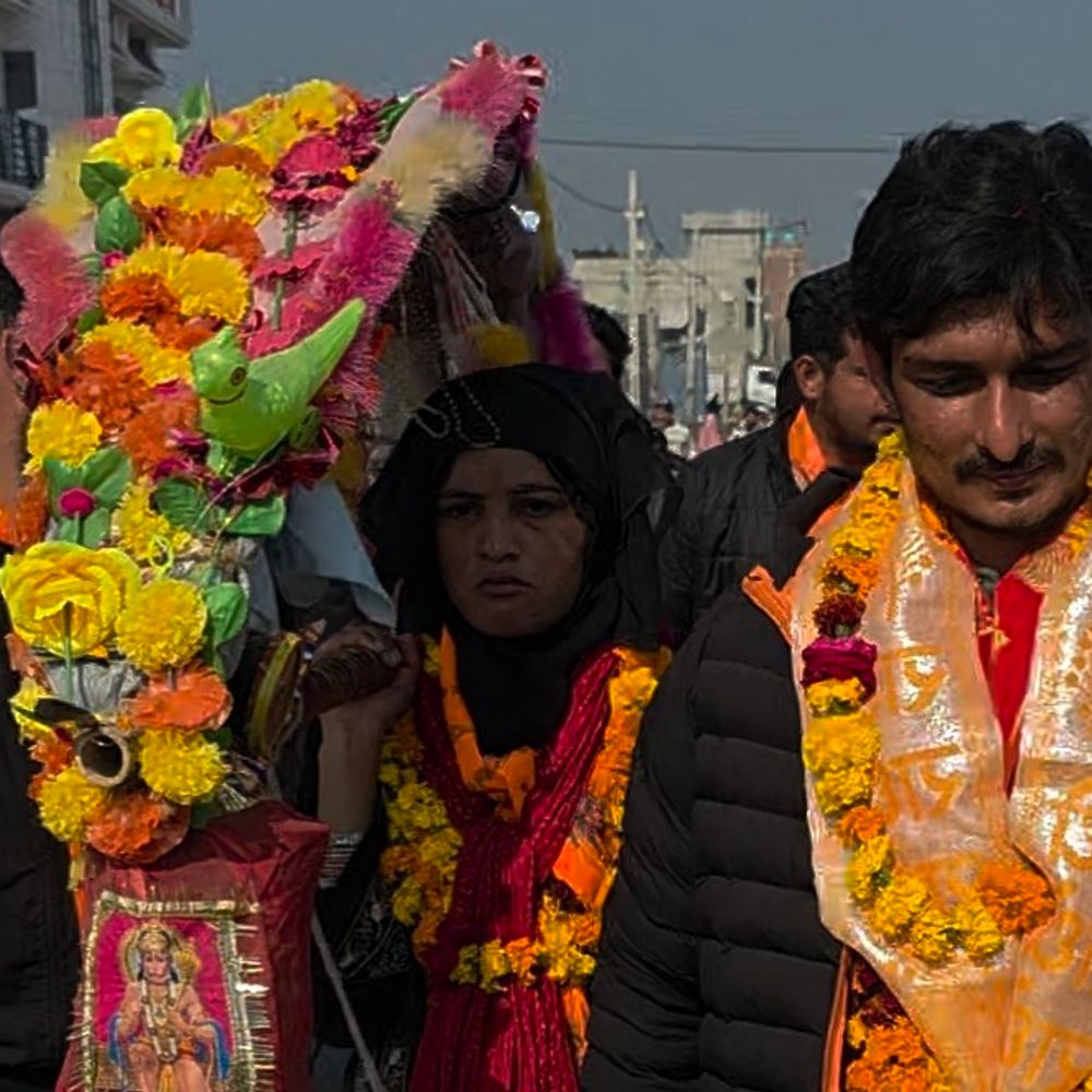 तमन्ना ने 184 किलोमीटर चलकर भोलेनाथ का किया जलाभिषेक:बोलीं- बुर्का पहले भी पहनती थी, आज भी पहन रही हूं, जाहिलों का योगी बाबा इलाज करेंगे