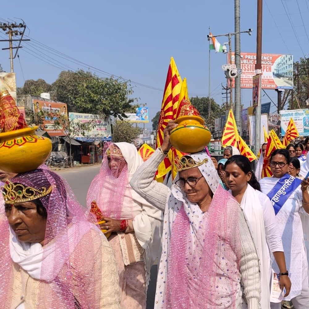 ब्रह्माकुमारीज ने सुल्तानपुर में निकाली महाशिवरात्रि शोभायात्रा:सुलतानपुर में आत्म-जागरण और विश्व शांति का दिया संदेश