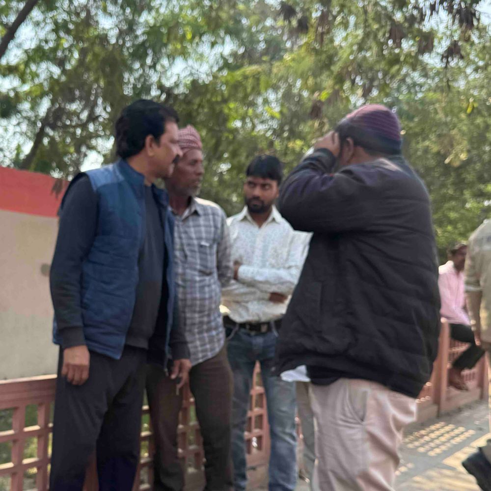 रिटायर फौजी साइकिल से उतरा और मौत:कानपुर में सड़क किनारे बैठे, फिर लेट गए और उठे नहीं; बेटा बोला- बीमार चल रहे थे