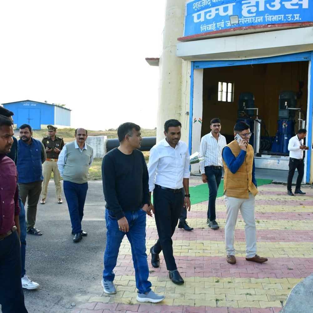 शहजाद बांध स्प्रिंकलर सिंचाई परियोजना से 1500 किसानों को पानी:1740 हेक्टेयर भूमि सिंचित, डीएम ने दिए मांग के अनुसार पानी के निर्देश