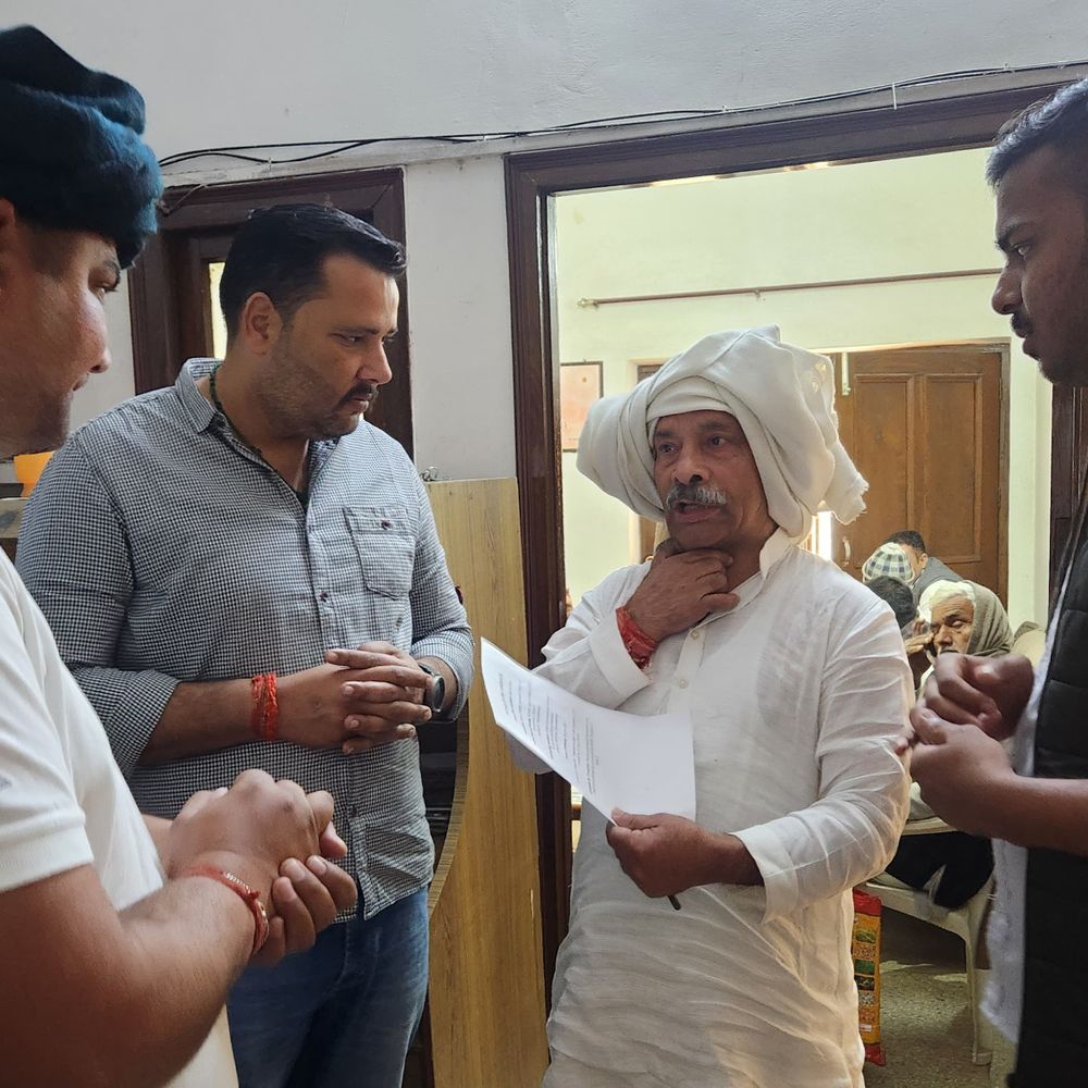 मविकला में सांसद से की पुस्तकालय, बस स्टॉप की मांग:ग्रामीणों ने गांव में शिक्षा और परिवहन सुविधाओं के अभाव पर भेजा पत्र