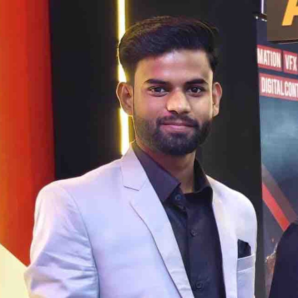 रामपुर में किराए के कमरे में छात्र का शव मिला:परिजनों ने हत्या की आशंका, मोबाइल मिला, लैपटॉप गायब, मामले की जांच शुरू