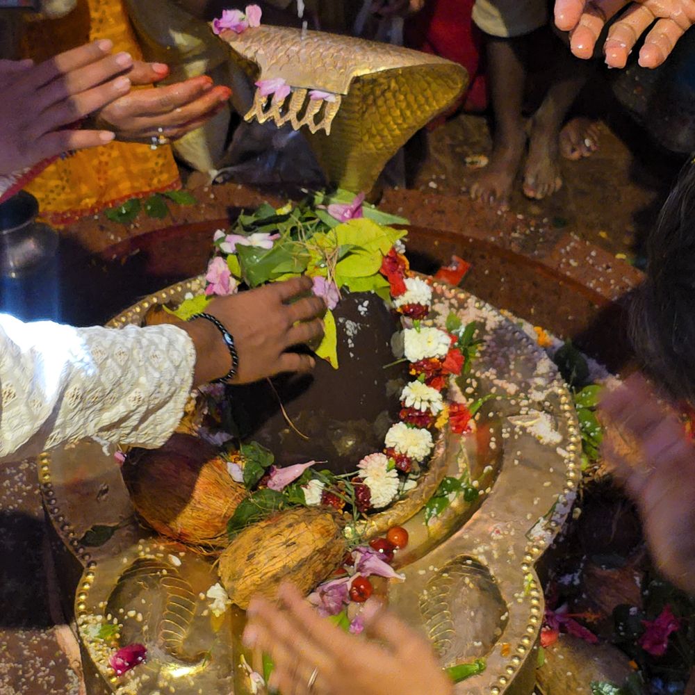 जशपुर में महाशिवरात्रि पर शिवालयों में उमड़ा जनसैलाब:बेल महादेव, बूढ़ा महादेव सहित कई मंदिरों में गूंजे हर-हर महादेव के जयकारे