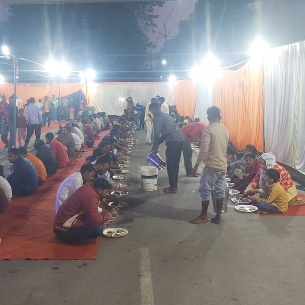 लखनऊ में महाशिवरात्रि महोत्सव, भक्तों की उमड़ी भीड़:गोमती नगर के श्री शक्तेश्वर महादेव मंदिर में हुआ आयोजन